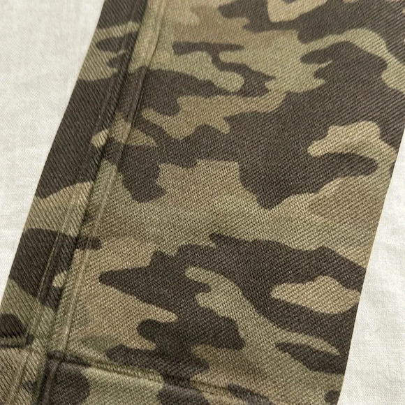 SPANX Camouflage Leggings - Picture 3 of 5